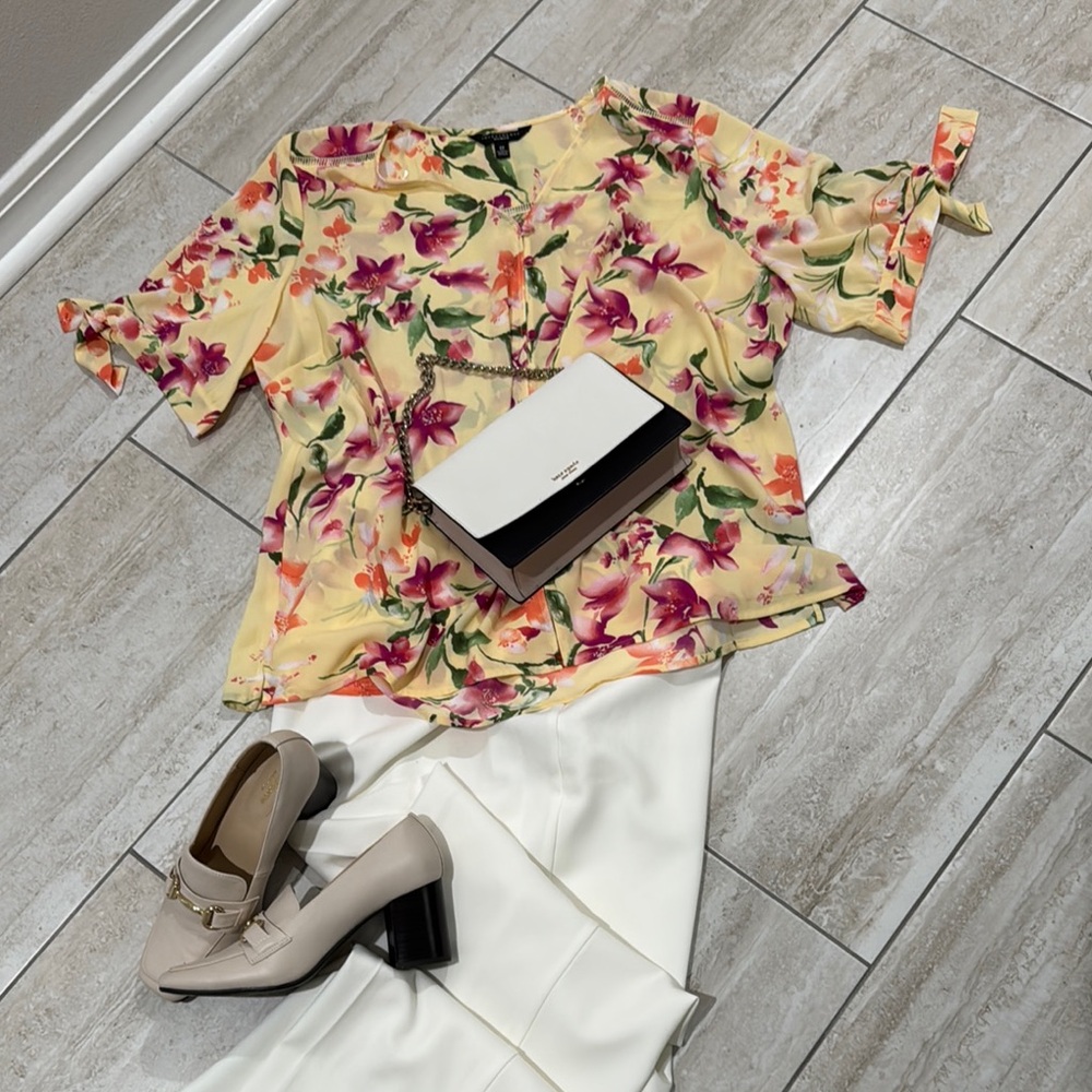 Investments Yellow & Floral Pink Short Sleeve Ruffled Blouse